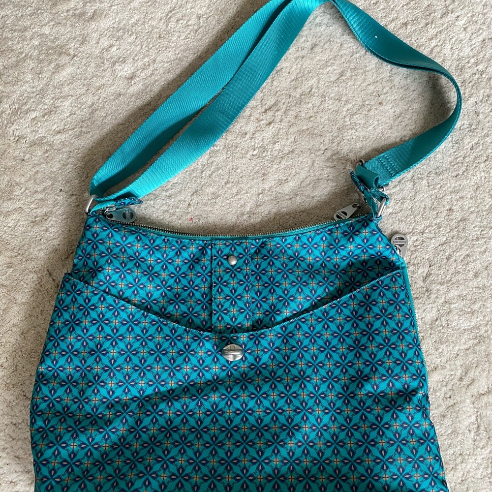 baggalini crossbody bag - Excellent Condition!